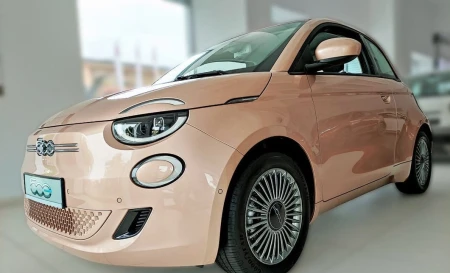 pol_pl_Nakladka-listwa-ochronna-na-zderzak-tylny-FIAT-500e-Stal-1290_9.jpg