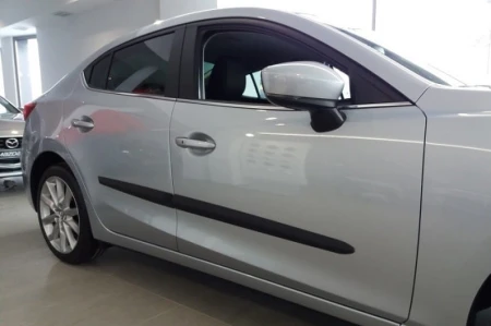 mazda 3 sedan2.jpg