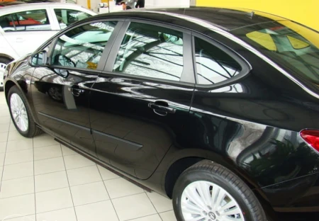 astra sedan3.jpg