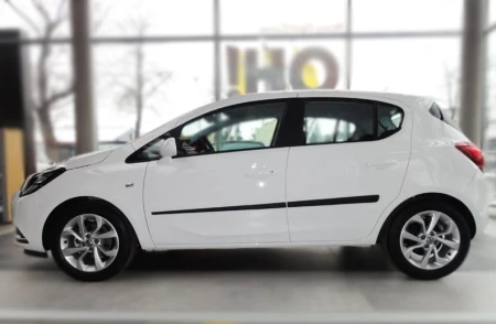 corsa e2.jpg