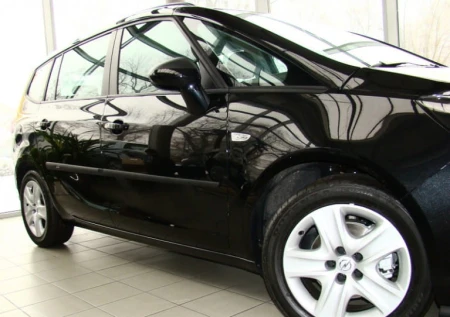 zafira2.jpg