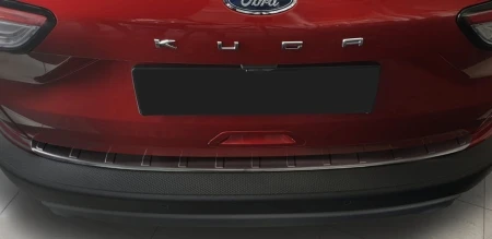 pol_pl_Nakladka-na-zderzak-tylny-do-FORD-KUGA-3-Czarna-1836_3.jpg