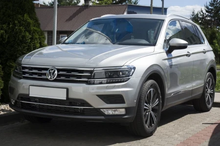 Volkswagen-Tiguan-2-Czarna-Nakladka3.jpg