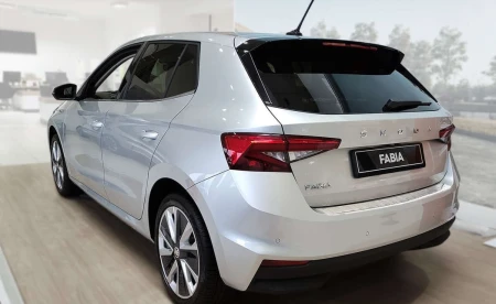 pol_pl_Nakladka-na-zderzak-tylny-do-Skoda-Fabia-4-Hatchback-Stal-2227_3.jpg