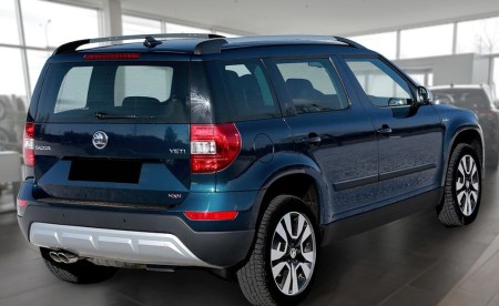 pol_pl_Nakladka-na-zderzak-tylny-Skoda-Yeti-4x4-Czarna-2276_3.jpg