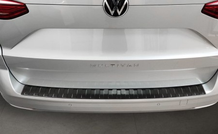 pol_pl_Nakladka-na-zderzak-tylny-Volkswagen-Multivan-T7-Czarna-2268_6.jpg