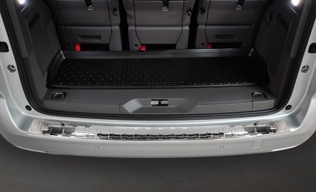pol_pl_Nakladka-na-zderzak-tylny-Volkswagen-Multivan-T7-Lustro-2269_6.jpg