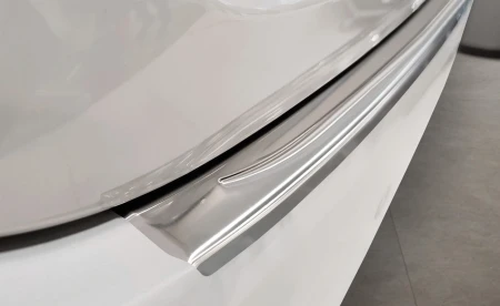 2 35860 TOYOTA COROLLA SEDAN XII 2018- LB5L.jpg