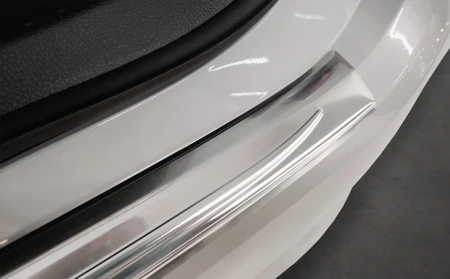 2 35860 TOYOTA COROLLA SEDAN XII 2018- LB3L.jpg