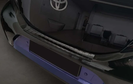 pol_pl_Nakladka-na-zderzak-tylny-TOYOTA-AYGO-X-Czarna-2379_10.jpg