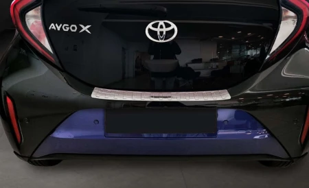 pol_pl_Nakladka-na-zderzak-tylny-TOYOTA-AYGO-X-Stal-2378_10.jpg