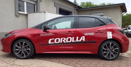 corolla 19+.jpg