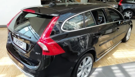 v60 10-18.jpg