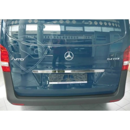 listwa-nad-tablice-rejestracyjna-mercedes-vito-viano-w447.jpg