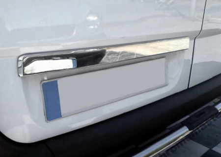Listwa-klapy-nad-tablice-Mercedes-Sprinter-W906-Producent-Omtec.jpg