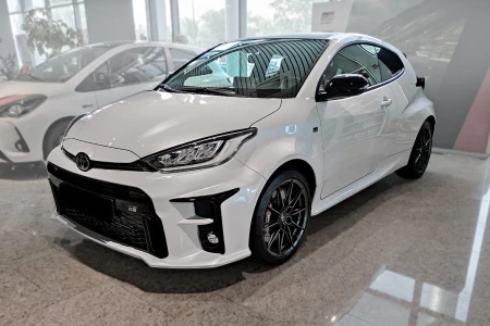 2 35768 TOYOTA GR YARIS 2020- A.jpg