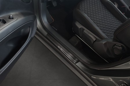 2 23023 TOYOTA AYGO X 2022- NP1.jpg