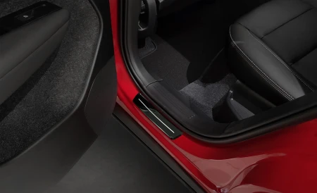 2 17023 VOLVO XC40 2017- NTL.jpg