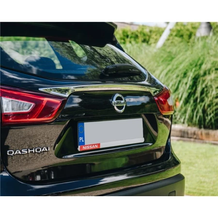 listwa-nad-tablice-nissan-qashqai-ii (3).jpg
