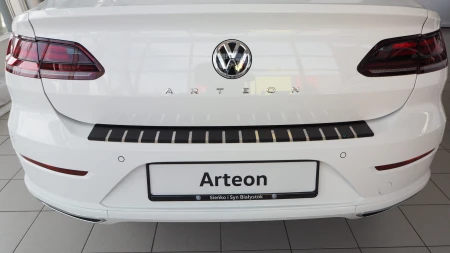Volkswagen_Arteon_30-5578_02.JPG