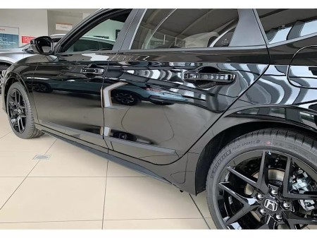 honda-civic-2023-listwy-boczne (3).jpg