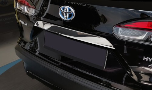 Przejdź do produktu Listwa nad tablice rejestracyjną Toyota Corolla Cross I 2022+