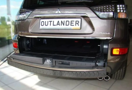 mitsubishi-outlander-nakladka-na-zderzak (2).jpg