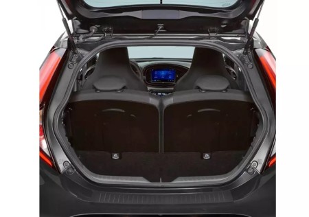 toyota-aygo-x-nakladka-na-zderzak (1).jpg