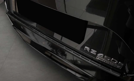 pol_pl_Nakladka-na-zderzak-tylny-do-Lexus-RZ-Czarna-2640_10.jpg