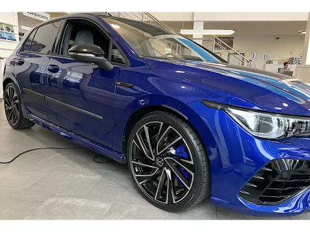 vw-golf-r-viii-listwy-boczne (2).webp