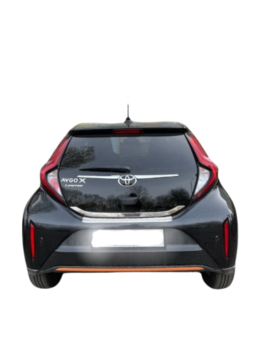 Przejdź do produktu Listwa rant klapy Toyota Aygo X 2022+