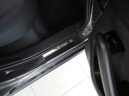 Mazda_3_IV_29-1779_tył.JPG