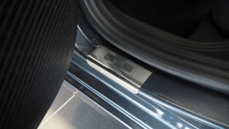 Renault Clio V 5D_08-1392_tył.JPG