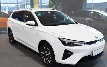 2 45377 MG 5 EV SW 2022- AL.jpg