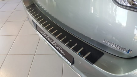 Toyota_Auris_II_FL_5D_30-5533-02 (1).jpg