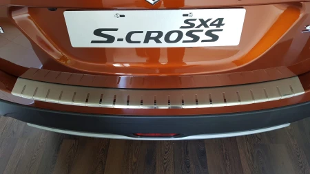 Suzuki_SX-4_S-Cross_25-4004-02.jpg