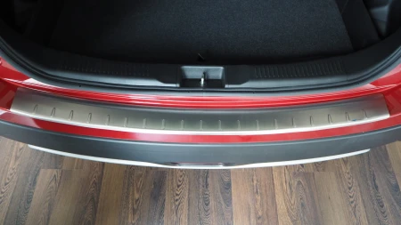 Suzuki_SX4_S-Cross_50-4004_02.JPG