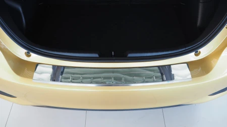 Toyota_Yaris_III_2FL_5D_60-5556_01.JPG