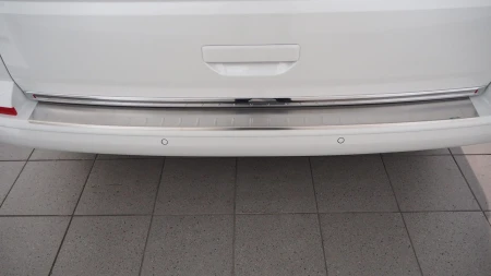 Volkswagen T6 Transporter (tylne drzwi otwierane do góry)-50-5538-02.JPG