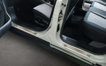 2 26024 FORD TOURNEO COURIER II 2023- NP1L.jpg