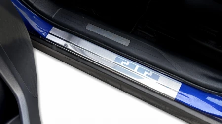 Lexus LBX_2023-_08-0720_przód.JPG