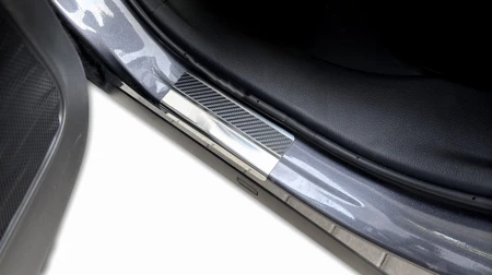 Lexus UX_2022-_29-0716_tył.JPG