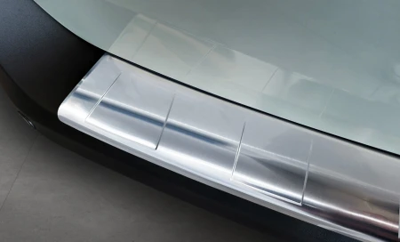 2 35935 FORD TOURNEO COURIER II 2023- LB1L.jpg