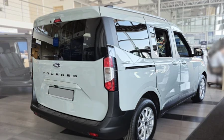 2 45303 FORD TOURNEO COURIER II 2023- TL.jpg