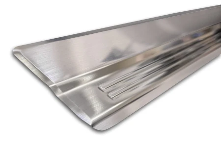 2 20012 SUZUKI SWIFT VII 2024- 1.jpg