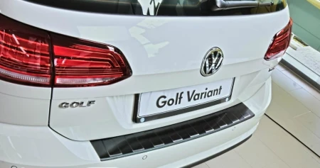 Nakladka-na-zderzak-TRAPEZ-satin black.jpg