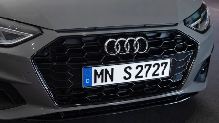 Audi-2-ramki-ramka-tablicy-rejestracyjnej-Waga-produktu-z-opakowaniem-jednostkowym-0-5-kg.jpg