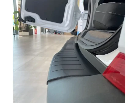 ford-transit-custom-nakladka-na-zderzak (4).webp