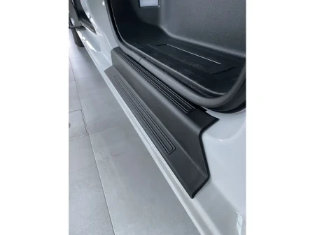 vw-transporter-t7-caravelle-nakladki-progowe-komplet-2-szt (1).webp