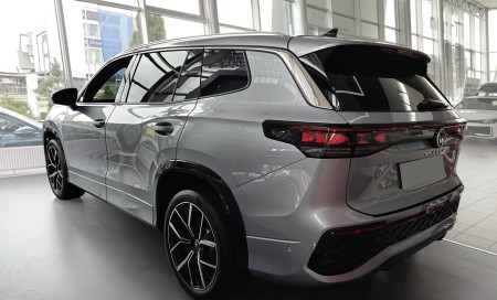 2 40388 VOLKSWAGEN TAYRON II 2025- TL.jpg